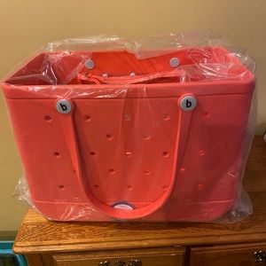 Coral me Mine Original (large) Bogg Bag